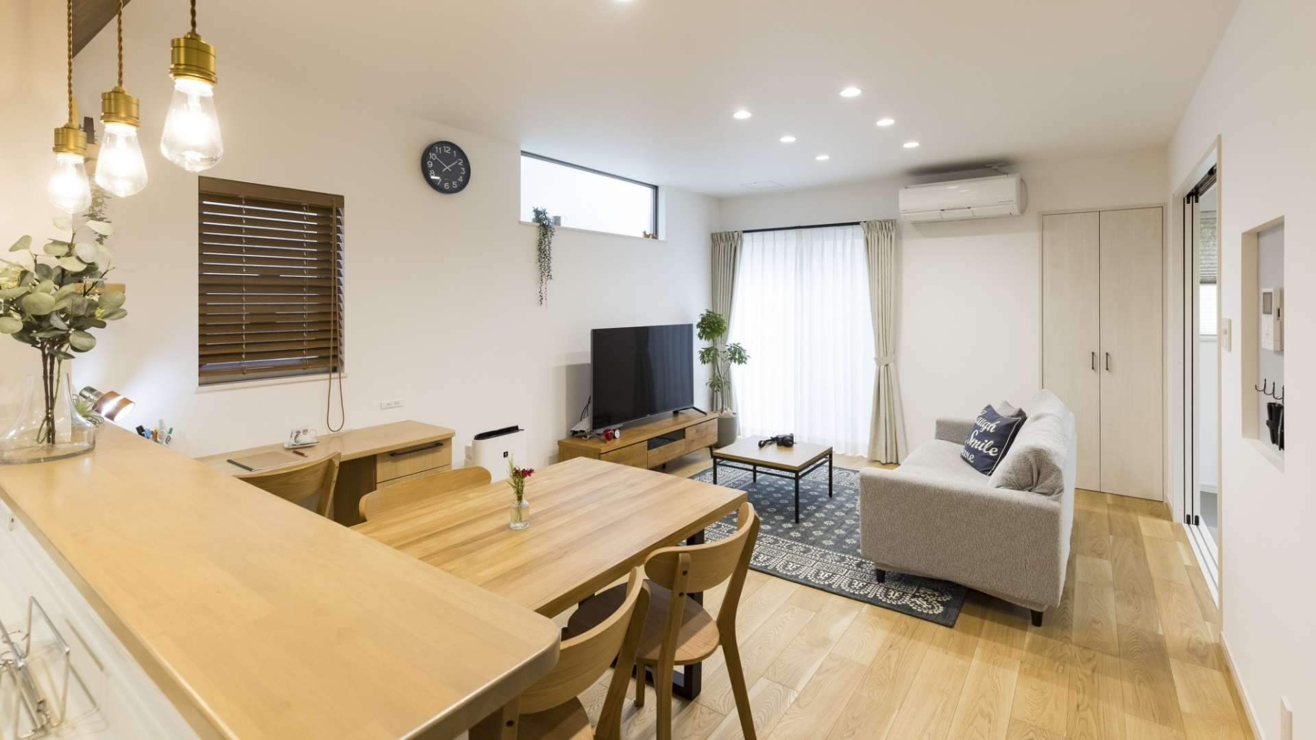 明るく開放的なキッチン