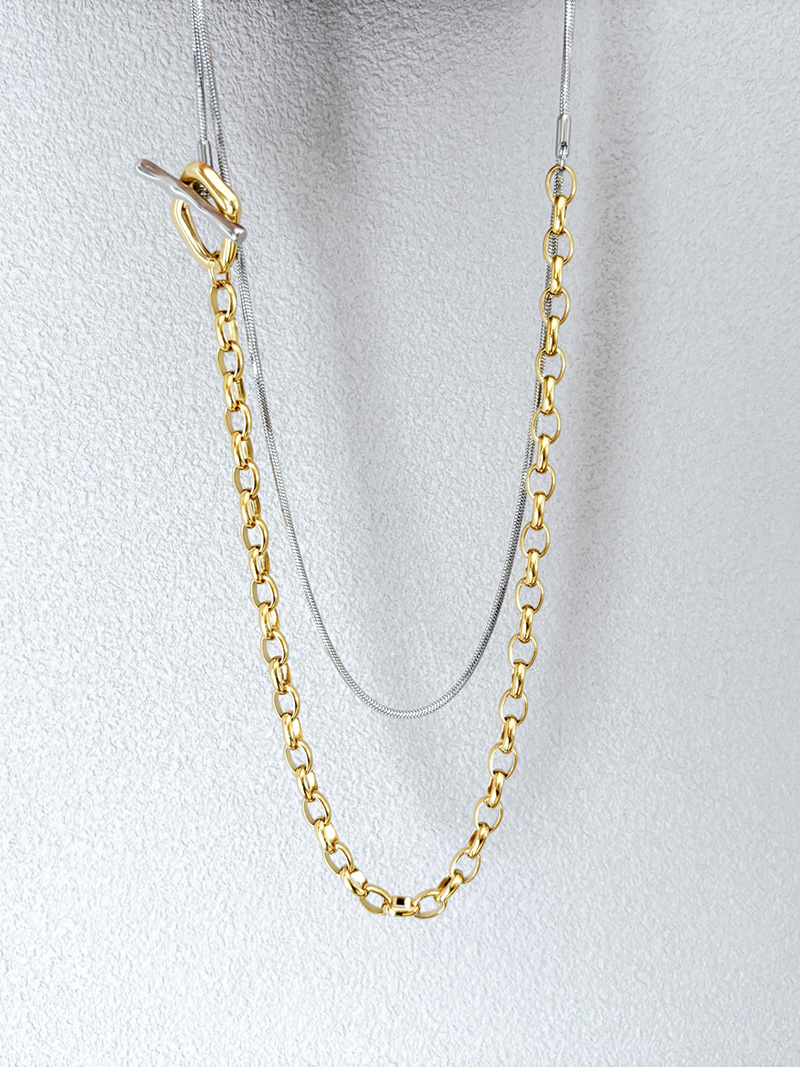 レイヤードネックレス