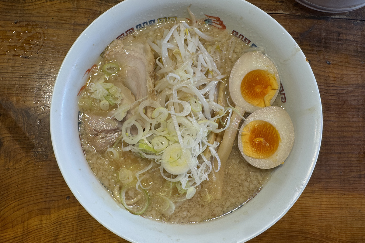 背脂醤油らーめん