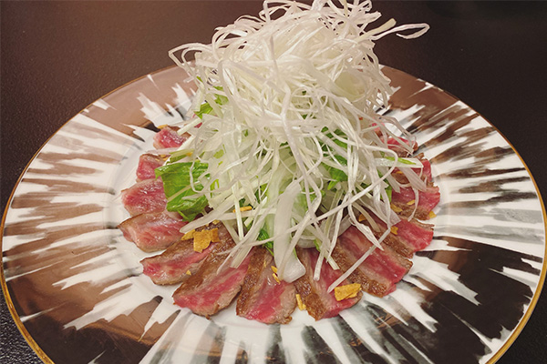村上牛のたたきの写真
